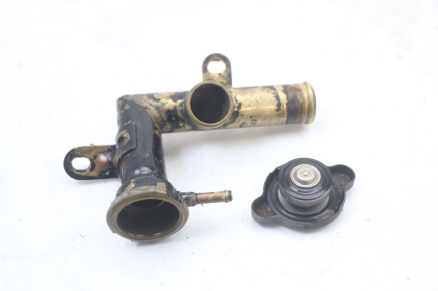 photo de TAPON RADIADOR KAWASAKI GTR 1000 (1994 - 2004) - Detalles de los puntos de fijación