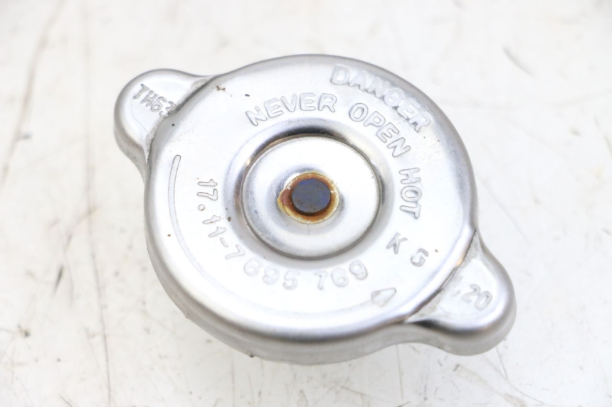 photo de TAPON RADIADOR BMW S RR ABS S1000RR 1000 (2015 - 2018) - Detalle de la pieza