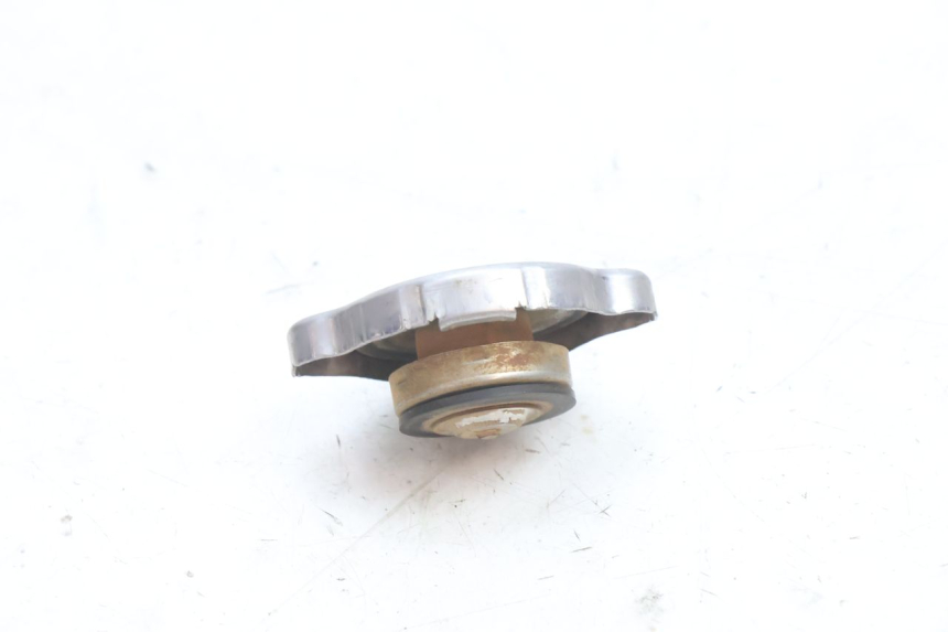 photo de TAPON RADIADOR HONDA SH 125 (2001 - 2003) - Detalle de la pieza