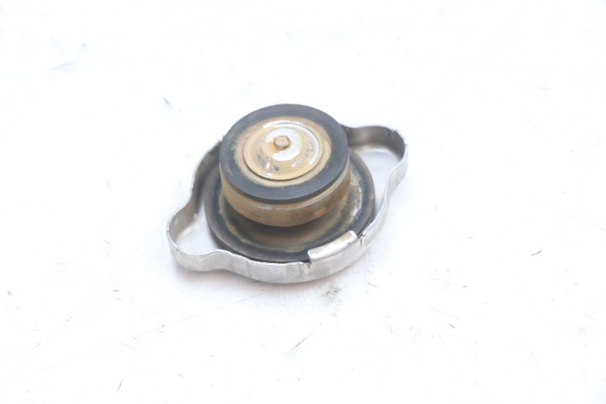 photo de TAPON RADIADOR HONDA SH 125 (2001 - 2003) - Zoom estado de uso