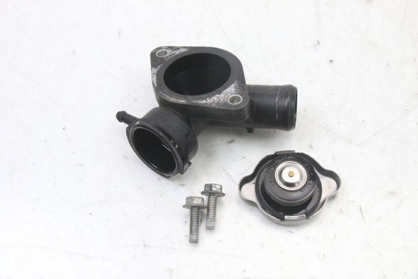photo de TAPON RADIADOR SUZUKI GSX F GSXF 650 (2007 - 2015) - Primer plano técnico