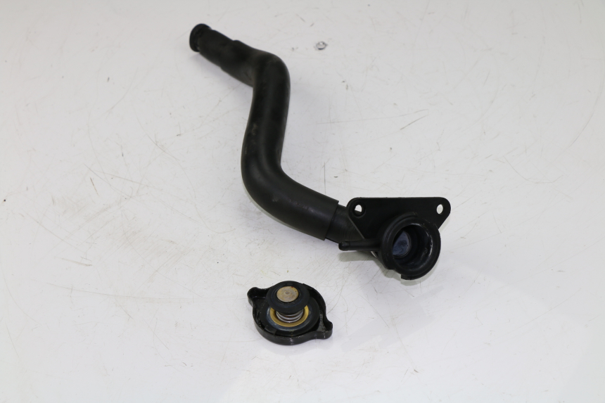 photo de TAPON RADIADOR SUZUKI UH BURGMAN 125 (2002 - 2006) - Estado de la superficie y material