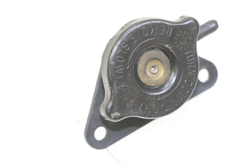 photo de TAPON RADIADOR SUZUKI UH BURGMAN 125 (2002 - 2006) - Detalle de la pieza