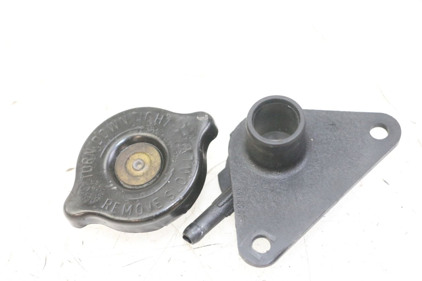 photo de TAPON RADIADOR SUZUKI UH BURGMAN 125 (2002 - 2006) - Zoom estado de uso