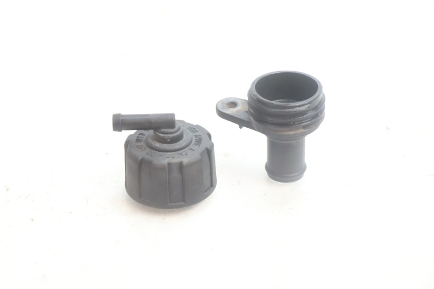 photo de TAPA DEL RADIADOR YAMAHA XMAX X-MAX 125 (2006 - 2009) - Vista principal