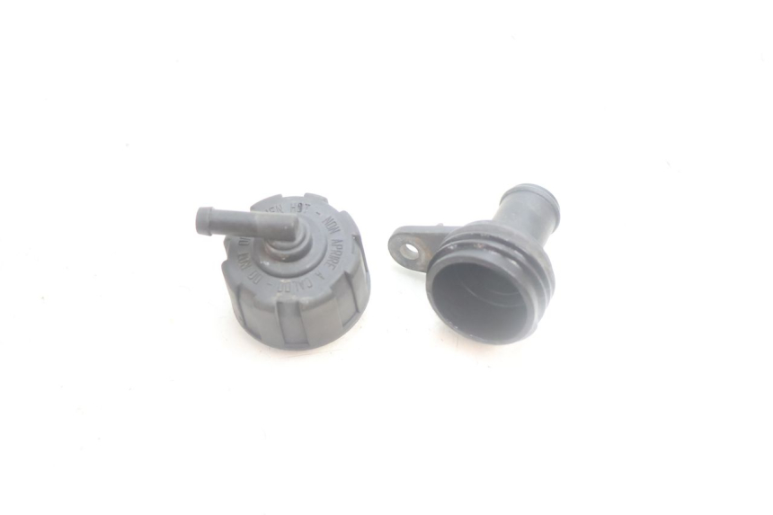 photo de TAPA DEL RADIADOR YAMAHA XMAX X-MAX 125 (2006 - 2009) - Detalle de la pieza