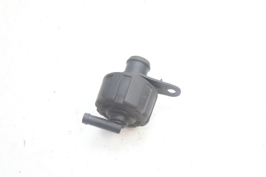 photo de TAPA DEL RADIADOR YAMAHA XMAX X-MAX 125 (2006 - 2009) - Primer plano técnico