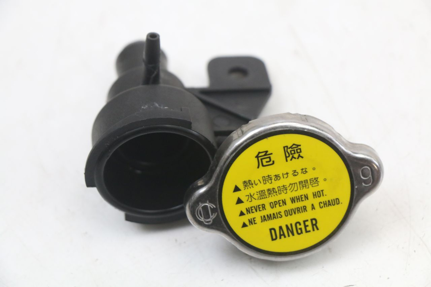 photo de TAPON RADIADOR KYMCO XCITING 250 (2006 - 2009) - Vista principal