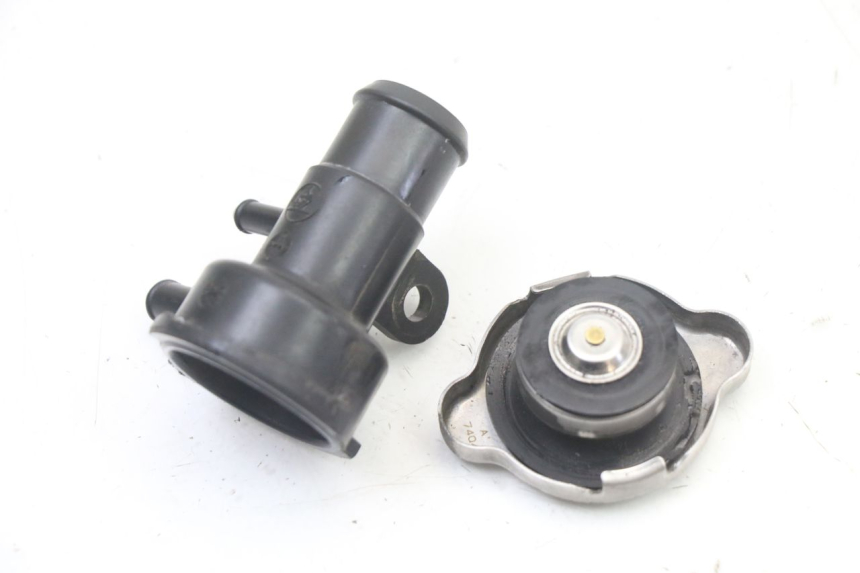 photo de TAPON RADIADOR YAMAHA YP T-MAX TMAX 530 (2017 - 2020) - Otra perspectiva