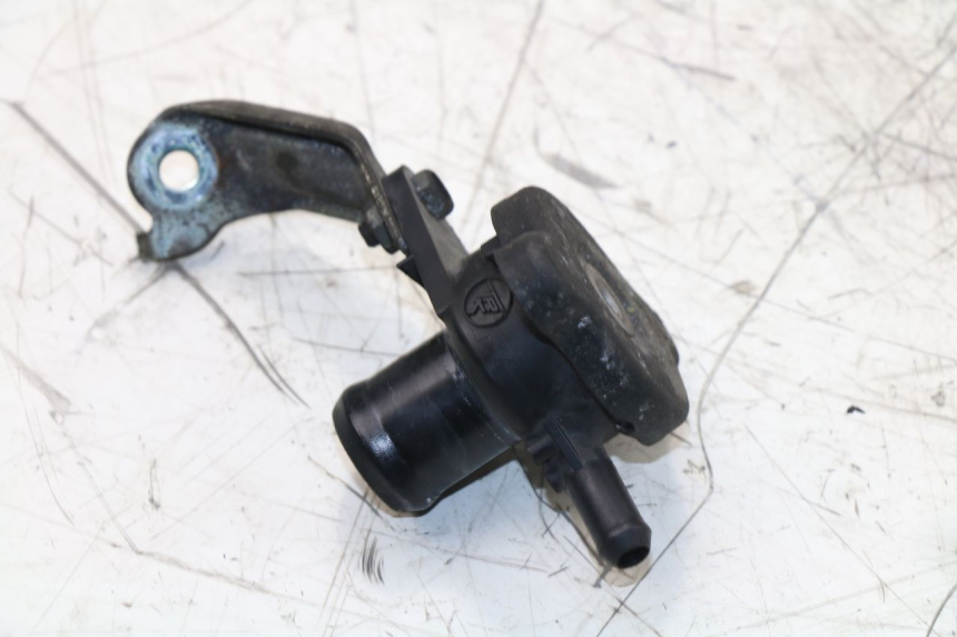 photo de TAPON RADIADOR YAMAHA YP MAJESTY ABS 400 (2007 - 2009) - Primer plano técnico