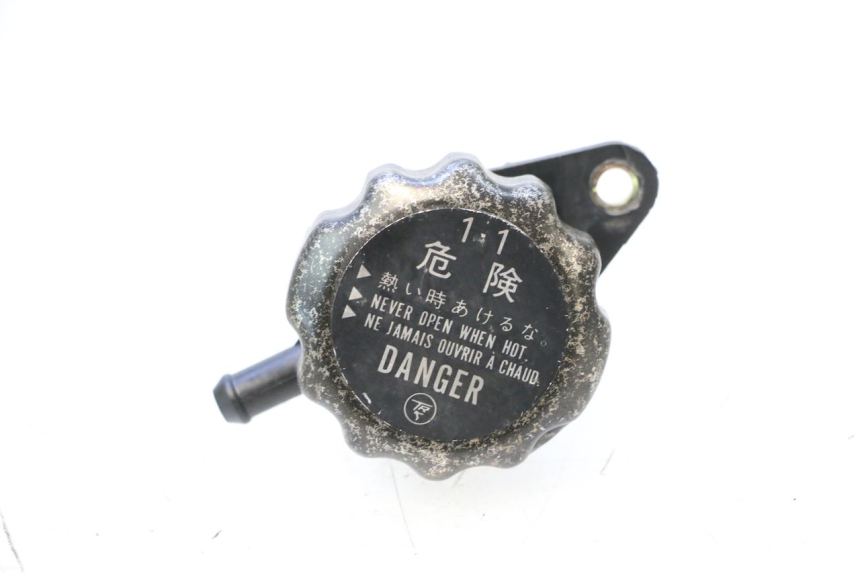 photo de TAPON RADIADOR YAMAHA YP MAJESTY 125 (1998 - 2001) - Vista principal