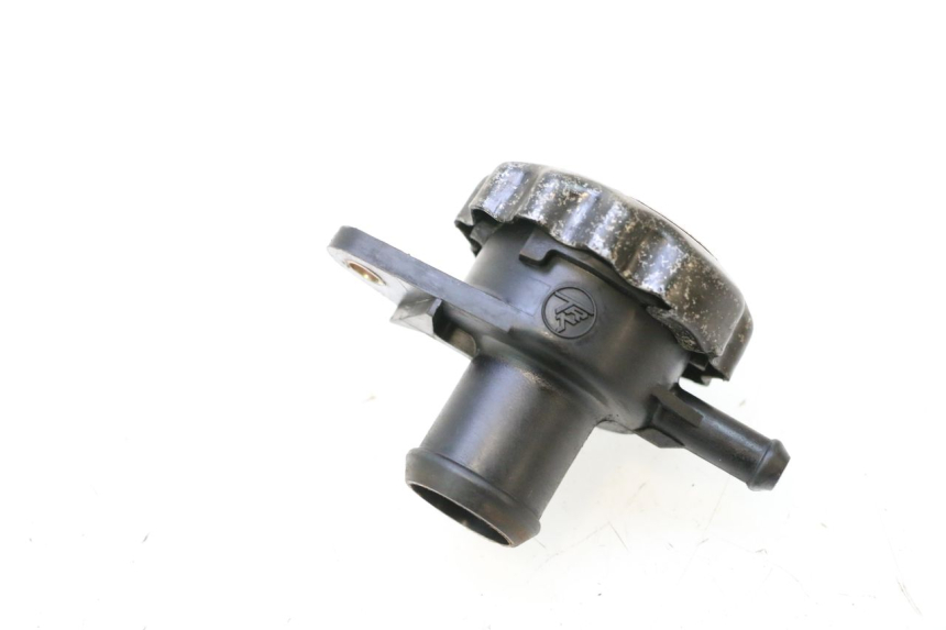 photo de TAPON RADIADOR YAMAHA YP MAJESTY 125 (1998 - 2001) - Detalle de la pieza
