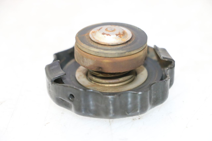photo de TAPON RADIADOR YAMAHA YP MAJESTY 125 (1998 - 2001) - Detalle de la pieza
