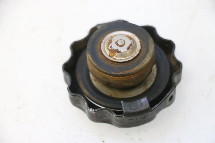 photo de TAPON RADIADOR YAMAHA YP MAJESTY 125 (1998 - 2001) - Zoom estado de uso