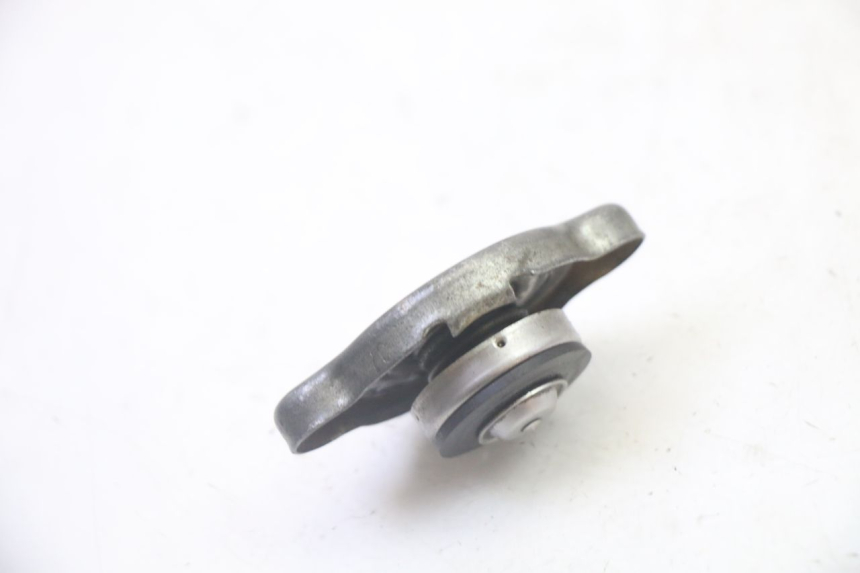 photo de TAPON RADIADOR YAMAHA YZ 125 (1998 - 2005) - Detalle de la pieza