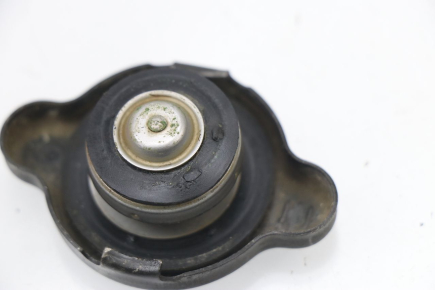 photo de TAPON RADIADOR YAMAHA YZ 80 (1998 - 2001) - Detalle de la pieza