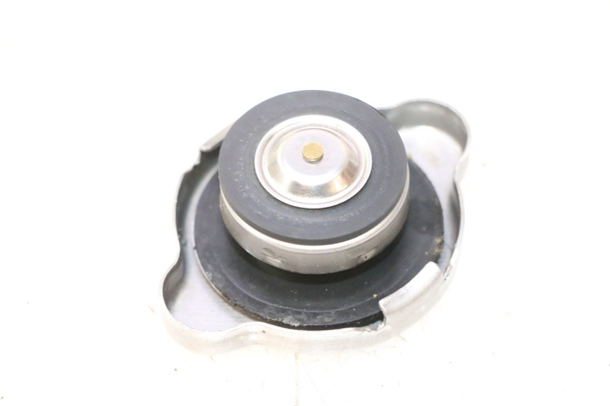 photo de TAPON RADIADOR YAMAHA YZF R6 600 (2008 - 2009) - Detalle de la pieza