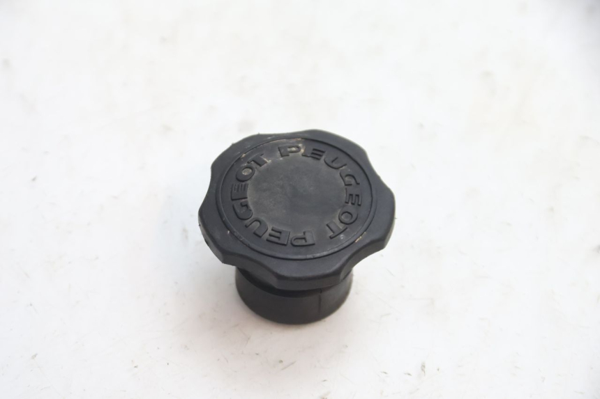 photo de TAPON DEPOSITO FUEL PEUGEOT 103 SPX CLIP 50 (1989 - 1992) - Detalle de la pieza