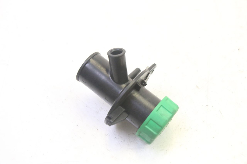 photo de TAPON DEPOSITO FUEL QUADRO 4 4D 350 (2015 - 2018) - Primer plano técnico