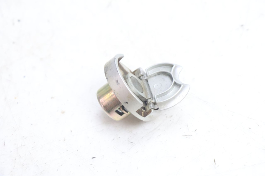 photo de TAPON DEPOSITO FUEL KYMCO AGILITY FR 2T 50 (2012 - 2017) - Otra perspectiva