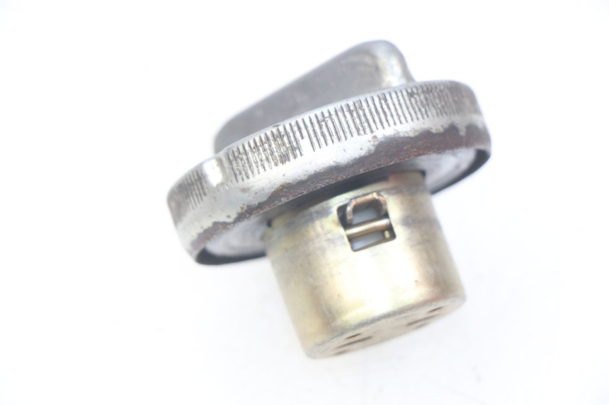 photo de TAPA DEPÓSITO DE COMBUSTIBLE KYMCO AGILITY RS 2T 50 (2009 - 2013) - Zoom estado de uso