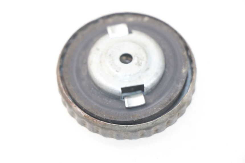 photo de TAPA DEPÓSITO DE COMBUSTIBLE YAMAHA BW'S 50 (1999 - 2003) - Detalle de la pieza