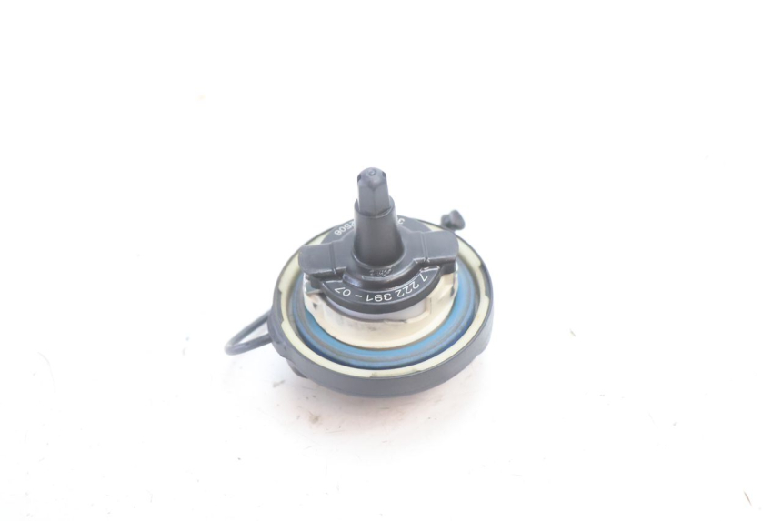 photo de TAPON DEPOSITO FUEL BMW C SPORT 650 (2015 - 2021) - Primer plano técnico