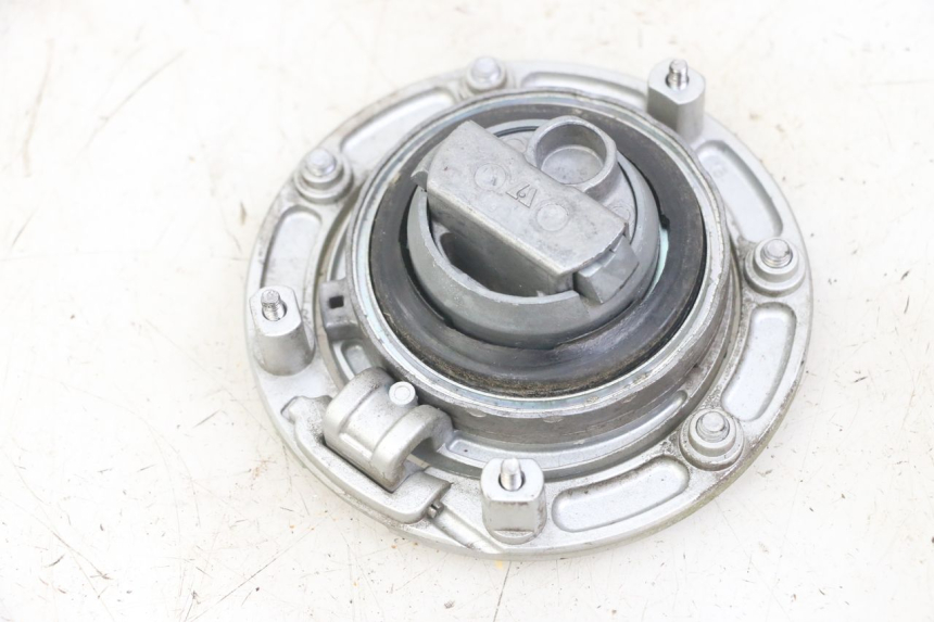 photo de TAPON DEPOSITO FUEL HONDA CBF 500 (2004 - 2007) - Otra perspectiva