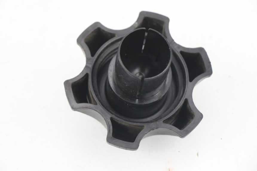 photo de TAPA DE DEPÓSITO DE COMBUSTIBLE HONDA CR 125 (1995 - 1997) - Zoom estado de uso