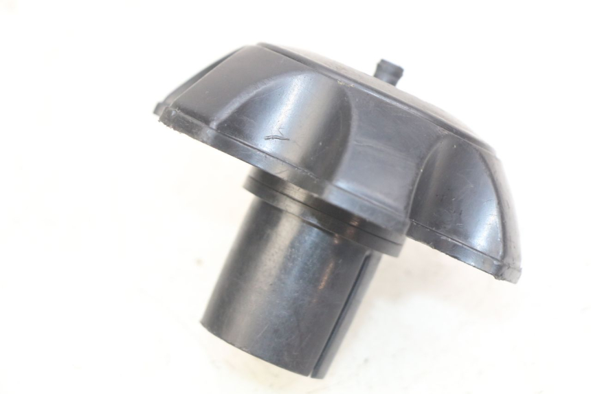 photo de TAPA DE DEPÓSITO DE COMBUSTIBLE HONDA CR 80 (2001 - 2003) - Zoom estado de uso