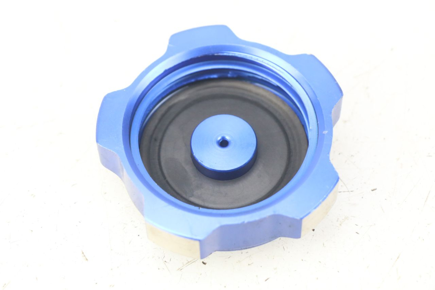 photo de TAPA DEPÓSITO DE COMBUSTIBLE CCR DIRT BIKE 125 - Zoom estado de uso