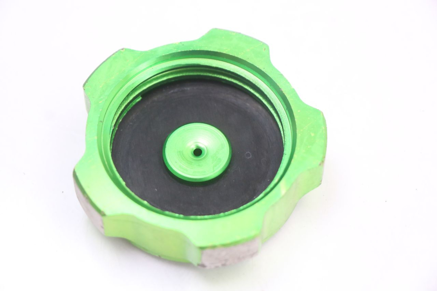 photo de TAPA DEPÓSITO DE COMBUSTIBLE CCR DIRT BIKE 125 - Zoom estado de uso