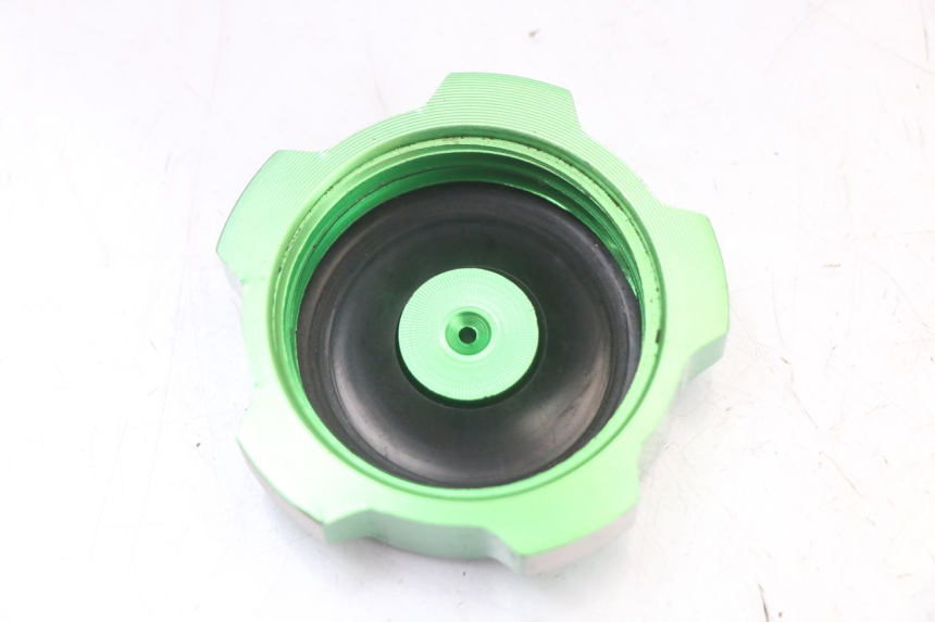 photo de TAPA DEPÓSITO DE COMBUSTIBLE CCR DIRT BIKE 125 - Zoom estado de uso