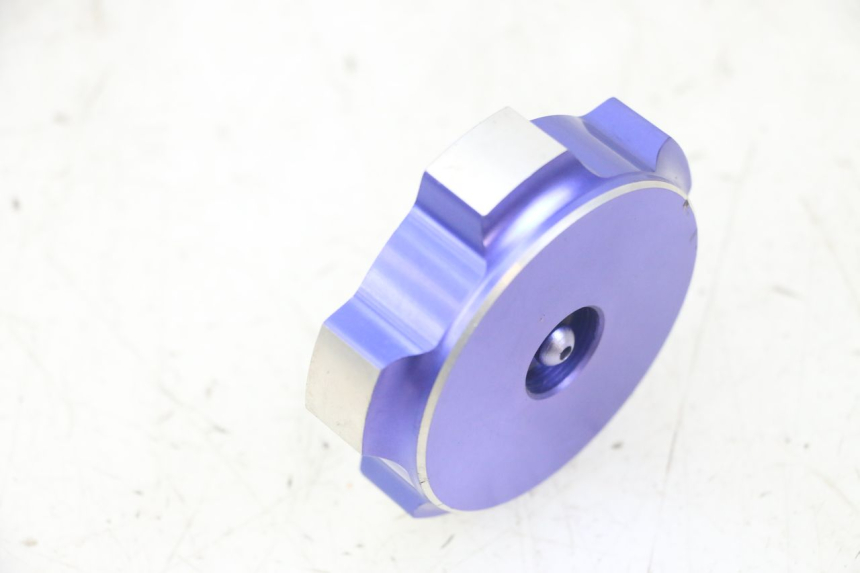 photo de TAPA DEPÓSITO DE COMBUSTIBLE CCR DIRT BIKE 125 - Zoom estado de uso