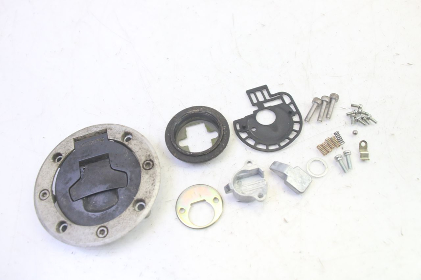 photo de TAPON DEPOSITO FUEL SUZUKI DL V STROM 1000 (2002 - 2007) - Detalle de la pieza
