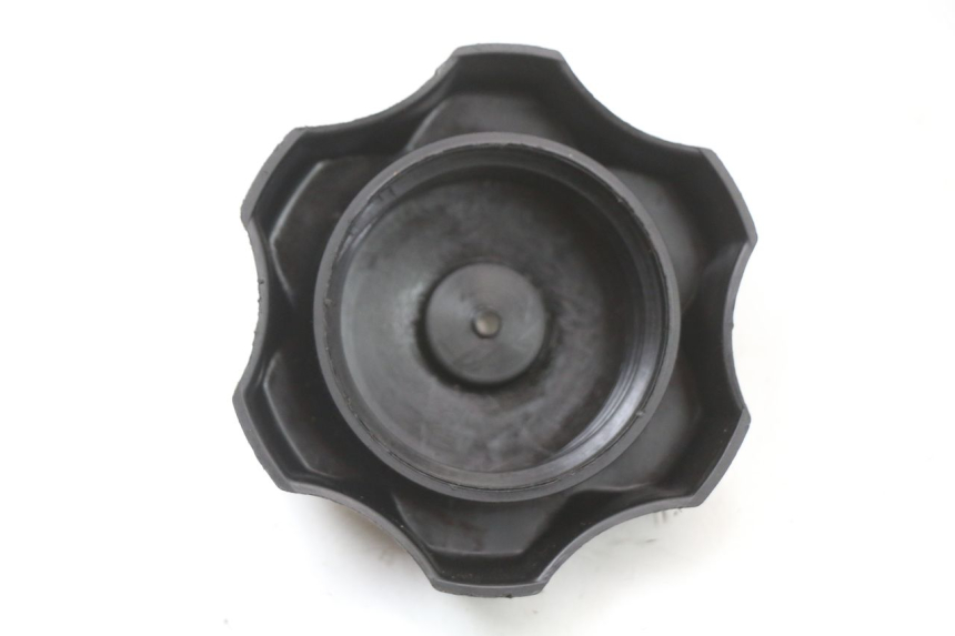 photo de TAPA DE DEPÓSITO DE COMBUSTIBLE KSR RACING DRIFT 140 - Zoom estado de uso