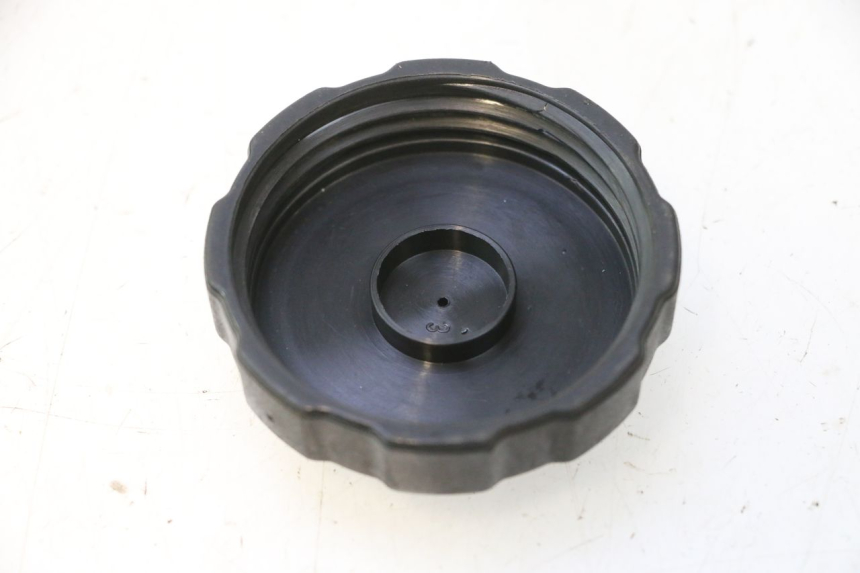 photo de TAPA DEPÓSITO DE COMBUSTIBLE PEUGEOT ELYSTAR 50 (2002 - 2014) - Detalle de la pieza