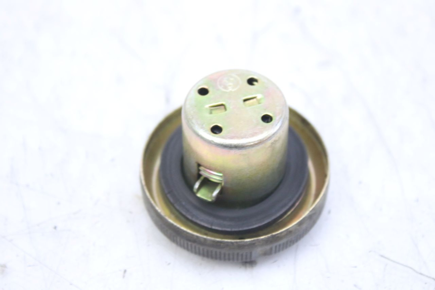 photo de TAPA DEPÓSITO DE COMBUSTIBLE SYM FIDDLE 2 50 (2008 - 2013) - Detalle de la pieza