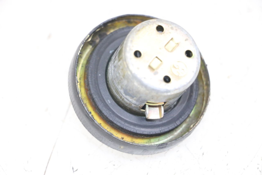 photo de TAPA DEPÓSITO DE COMBUSTIBLE SYM FIDDLE 2 50 (2008 - 2013) - Otra perspectiva