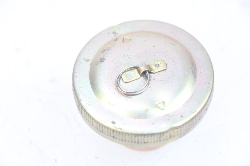photo de TAPA DE DEPÓSITO DE COMBUSTIBLE SYM FIDDLE 3 III 125 (2014 - 2020) - Detalle de la pieza