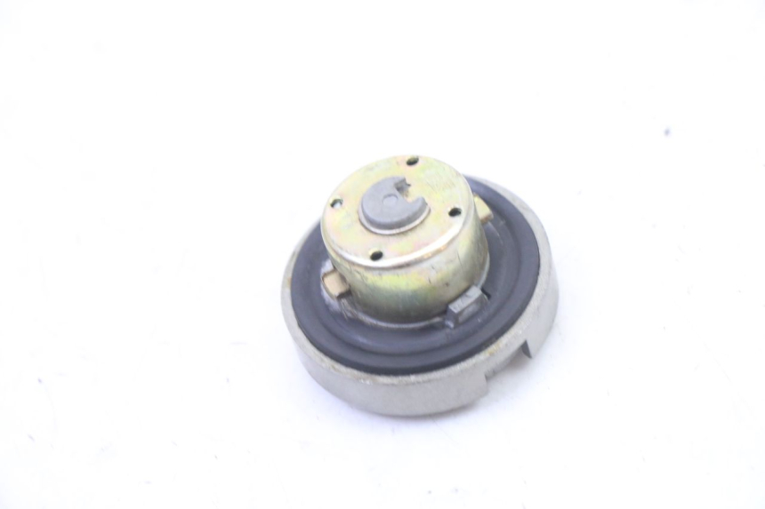 photo de TAPA DE DEPÓSITO DE COMBUSTIBLE SYM FIDDLE 3 III 125 (2014 - 2020) - Primer plano técnico