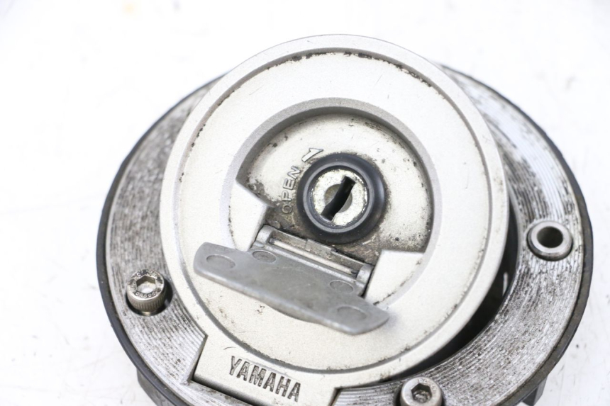 photo de TAPON DEPOSITO FUEL YAMAHA FJR ABS 1300 (2006 - 2012) - Detalles de los puntos de fijación