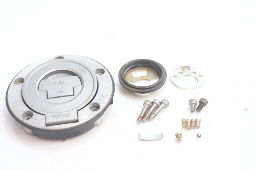 photo de TAPON DEPOSITO FUEL YAMAHA FJR 1300 (2001 - 2005) - Detalle de la pieza