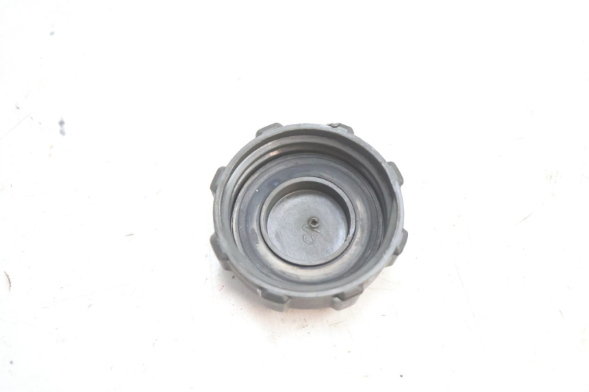 photo de TAPON DEPOSITO FUEL GILERA GP 800 (2007 - 2013) - Zoom estado de uso