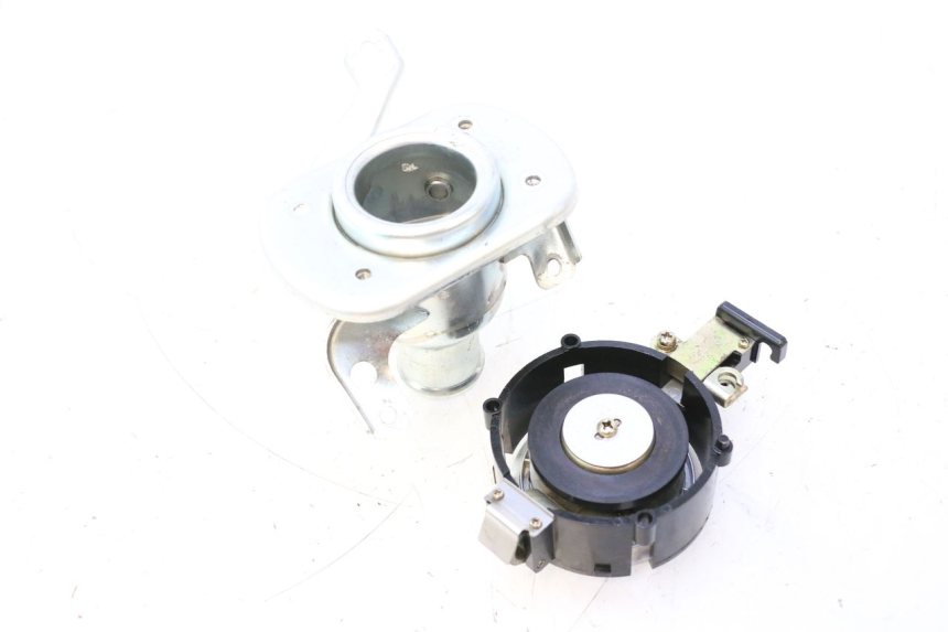 photo de TAPON DEPOSITO FUEL KYMCO GRAND DINK 125 (2008 - 2014) - Otra perspectiva