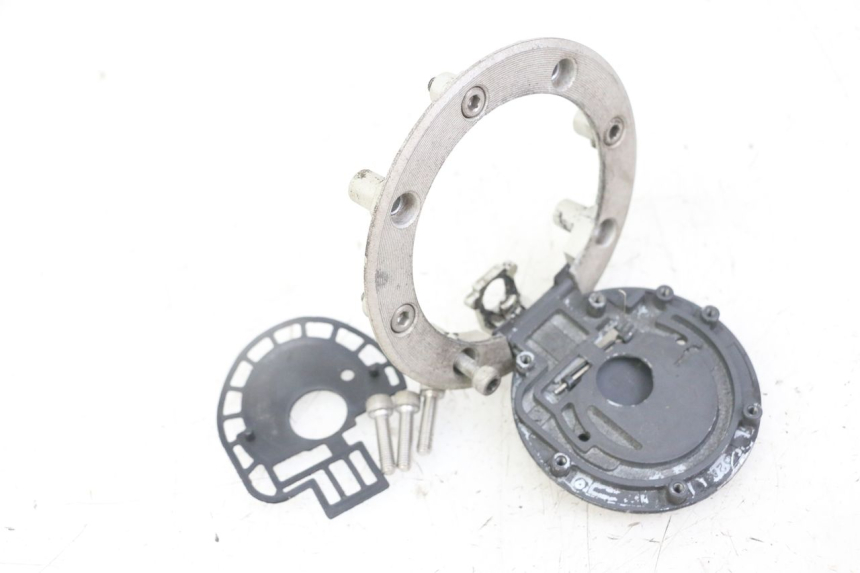 photo de TAPON DE DEPÓSITO DE GASOLINA SUZUKI GS GSE 500 (2001 - 2003) - Zoom estado de uso