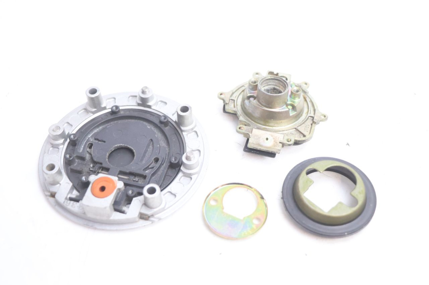 photo de TAPON DEPOSITO FUEL SUZUKI GSF N BANDIT 1200 (2001 - 2005) - Otra perspectiva