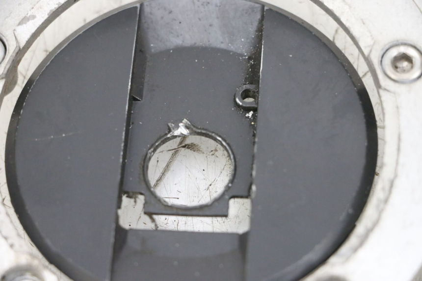 photo de TAPON DEPOSITO FUEL SUZUKI GSXR GSX-R 1000 (2003 - 2004) - Estado de la superficie y material