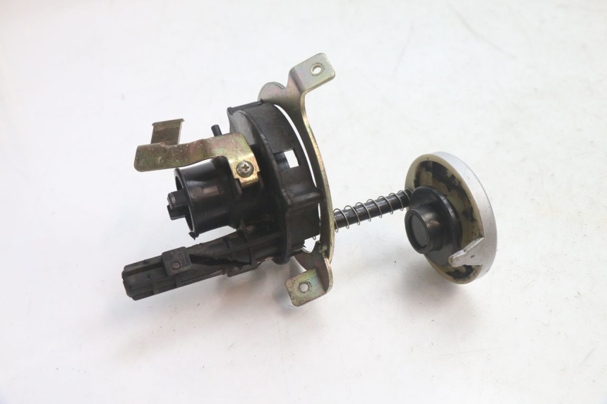 photo de TAPON DEPOSITO FUEL SYM GTS EVO 125 (2009 - 2013) - Otra perspectiva