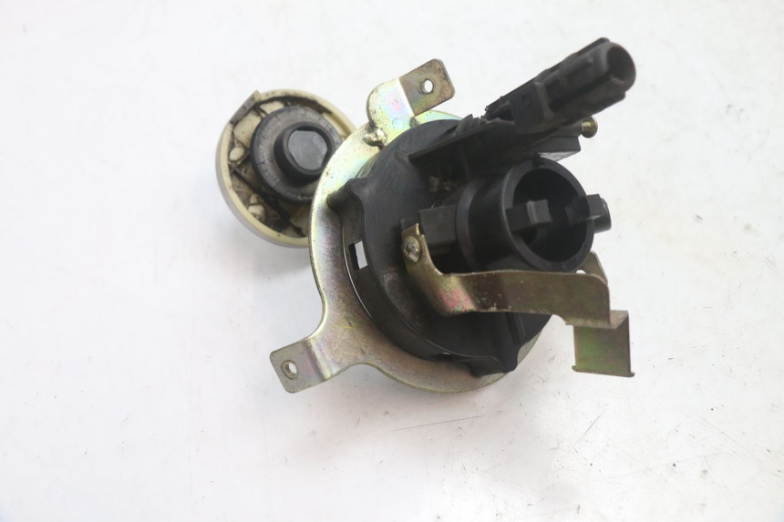 photo de TAPON DEPOSITO FUEL SYM GTS EVO 125 (2009 - 2013) - Primer plano técnico